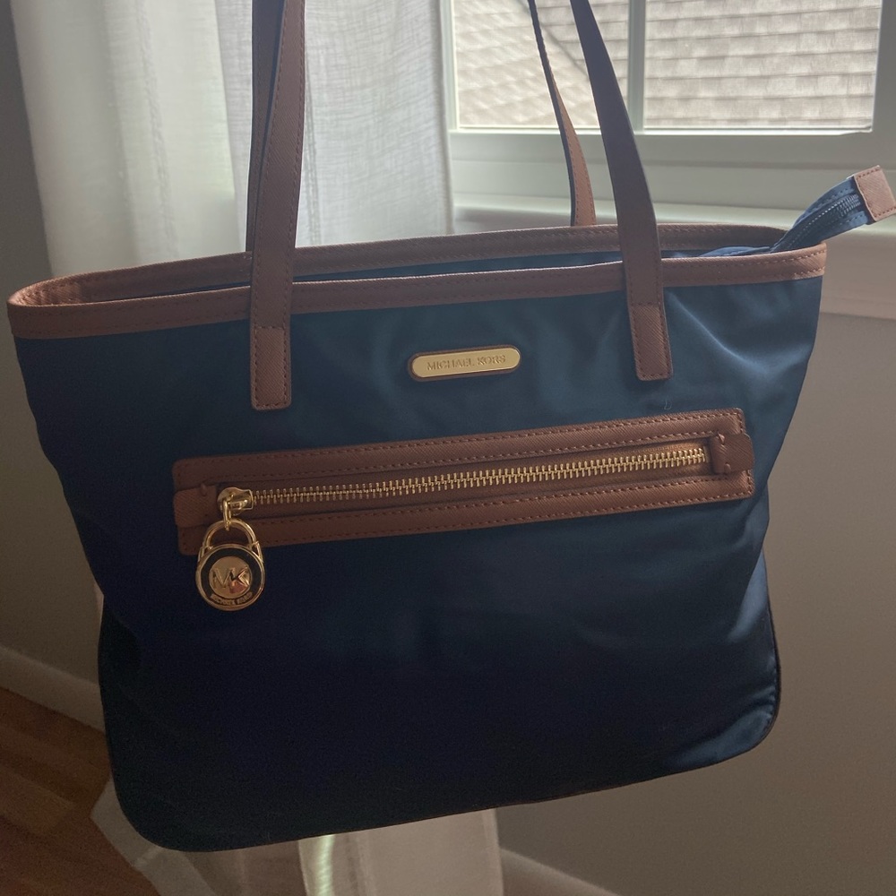 NWOT MICHAEL KORS navy nylon shoulder bag